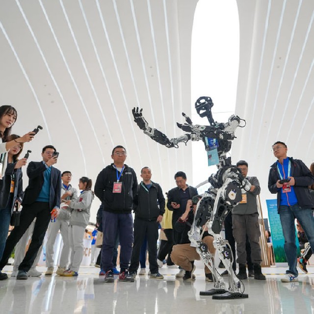 中國具身智能革命：人形機器人開啟產(chǎn)業(yè)新紀(jì)元